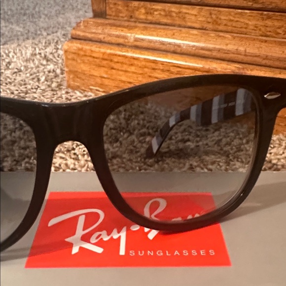 Ray-Ban Sunglasses Wayfarer 54 New! - Picture 8 of 10